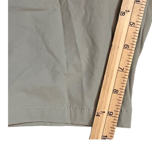 Under Armour Loose Fit Khaki Technical Golf Shorts Mens 40x9 Casual Stretch - Picture 4 of 7